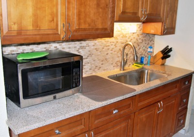 Kitchen - Granite countertops